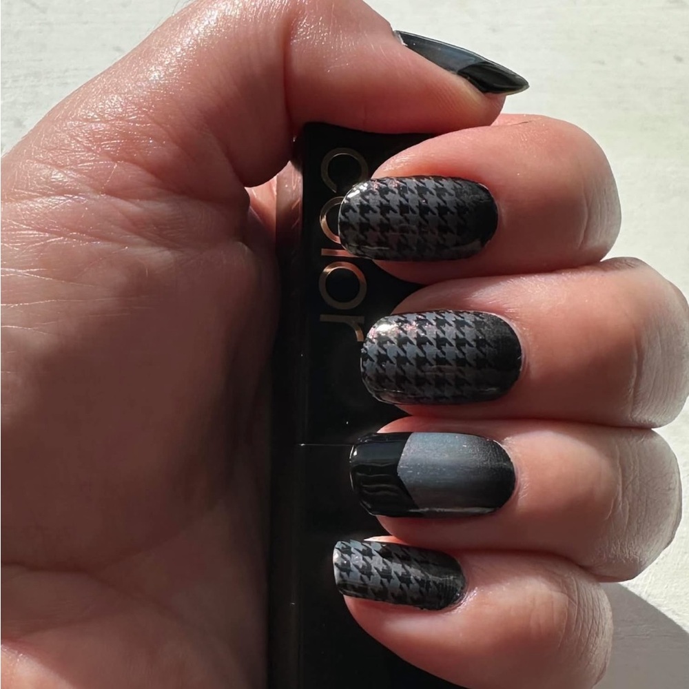 *Exclusive* Color Street: TGI Fab | Houndstooth Black Gray Blue Ombre Fall - Picture 12 of 15